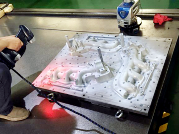 逆向建模案例-模具型腔型芯曲面